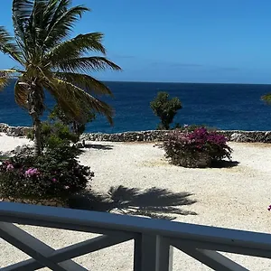 marazul-dive-resort-3-bedroom-seafront-house-dive.comcaribbean.com/